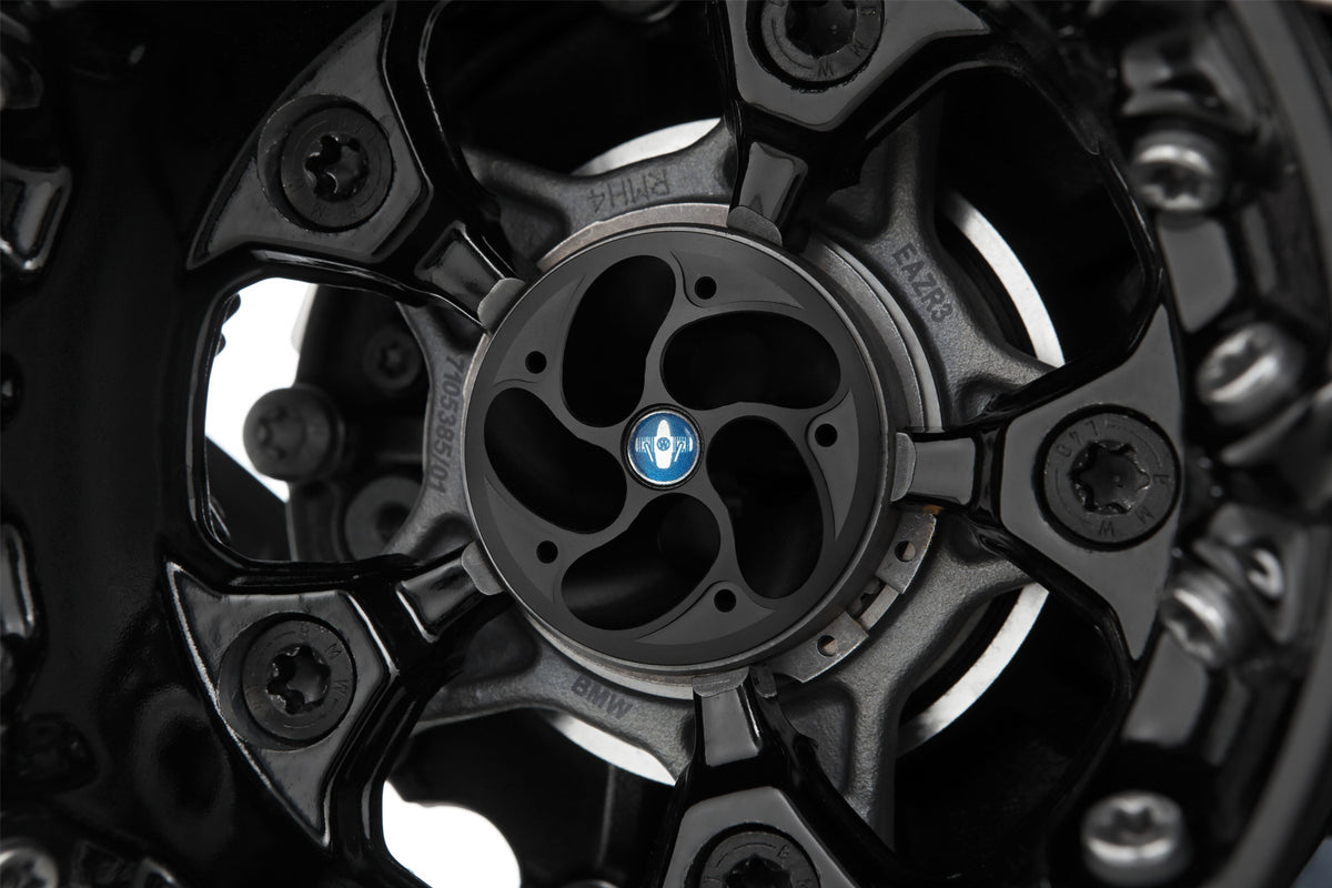 Motorsport design for minimal friction resistance during light falls ✔ Premium components ✔ Integrated design ➜ Order now
