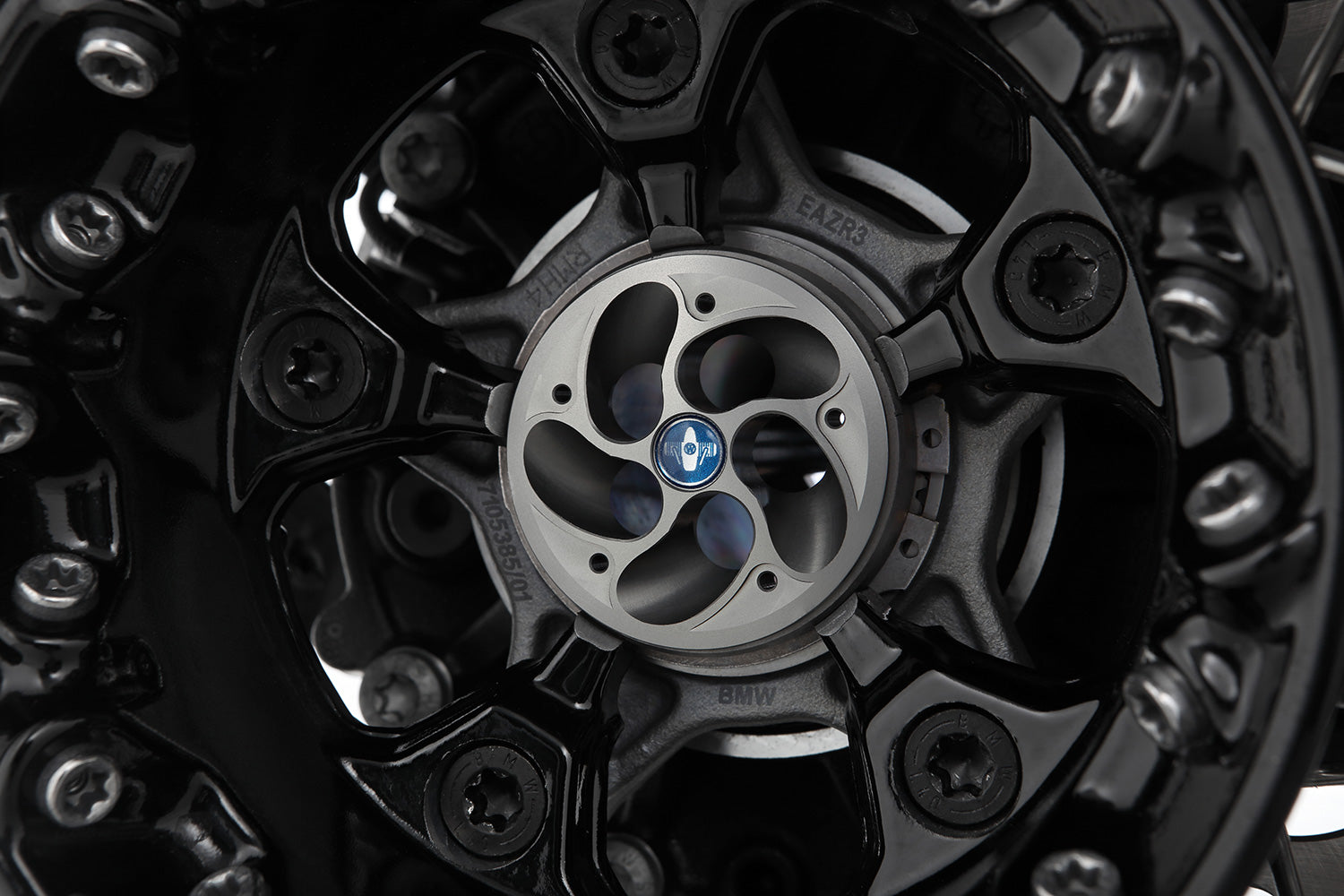 Double protection against impact and abrasion damage ✔ Premium components ✔ Integrated design ➜ Order now