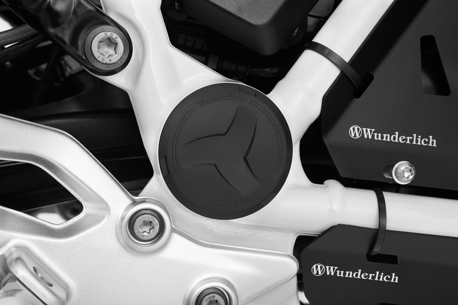 Wunderlich set frame plugs , closes the unsightly openings in the frame and protects against mud and dirt.