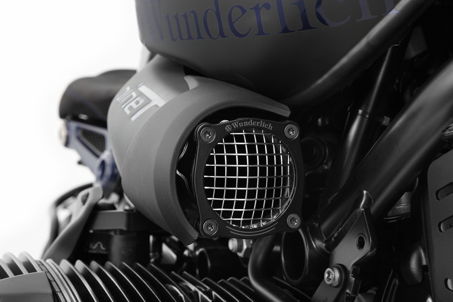 Wunderlich intake grid Le Mans racing style of the 70s with effective use.