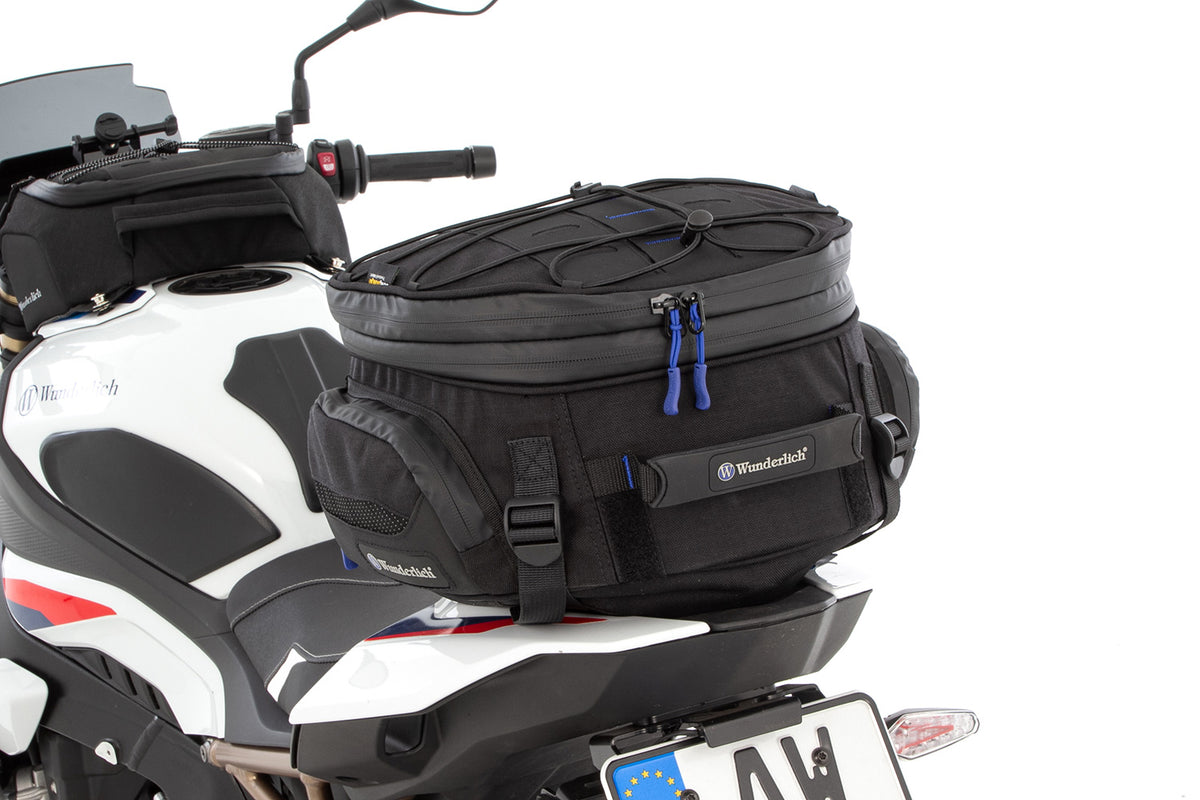 Multifunctional and sporty compact bag