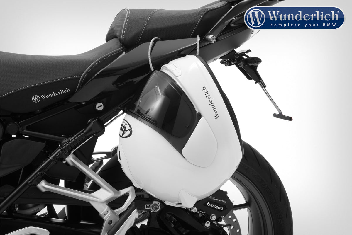 A secure yet easy-to-use handy helmet lock for the R 1250 R.