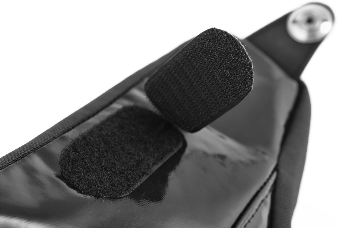 The refined and fitted Fairing Pouch for everything you need quickly to hand