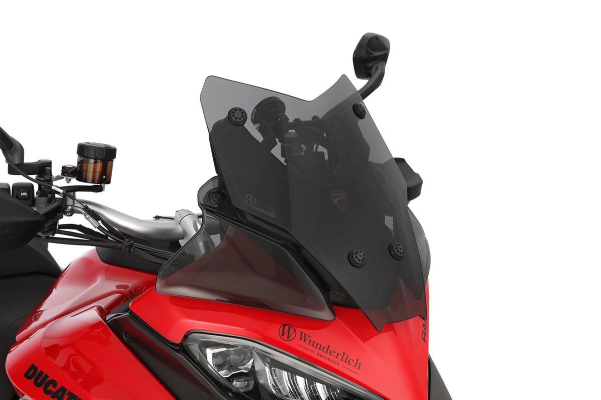 The windshield combines a perfect, sporty design with high basic protection