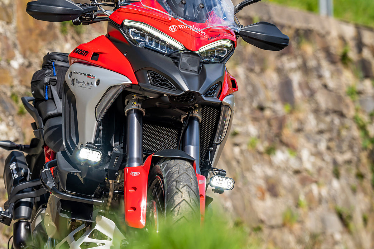 Prevents damage and heavy dirt from foreign bodies thrown up by the front wheel