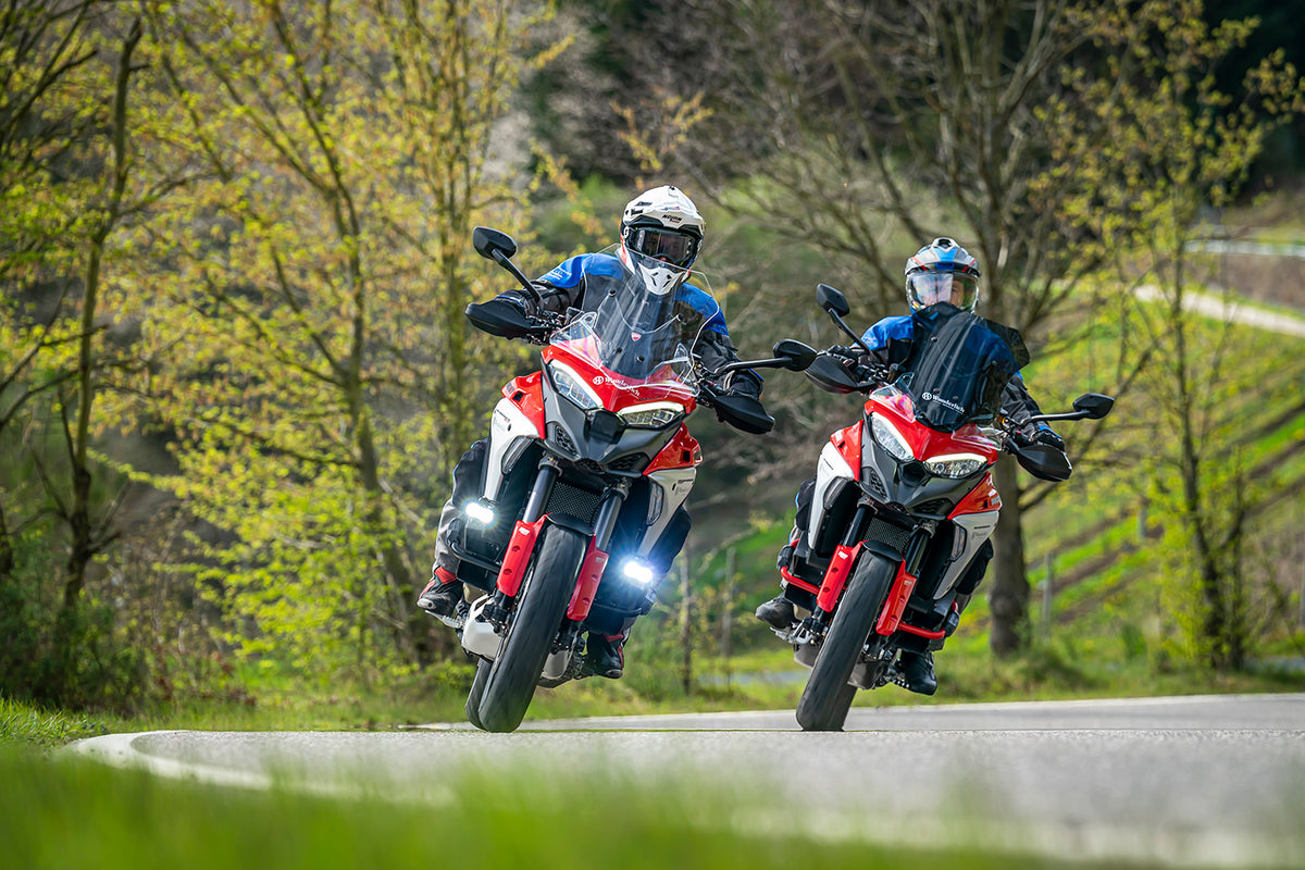 Reliable, effective protection of the safety-related ABS sensor of the front wheel