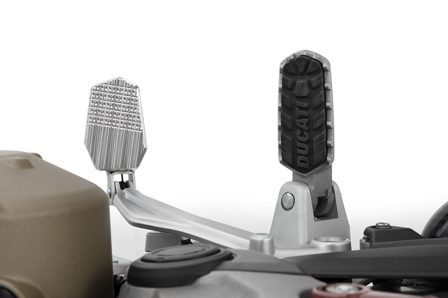 Ergonomically comfortable and safer braking – with our brake lever enlargement