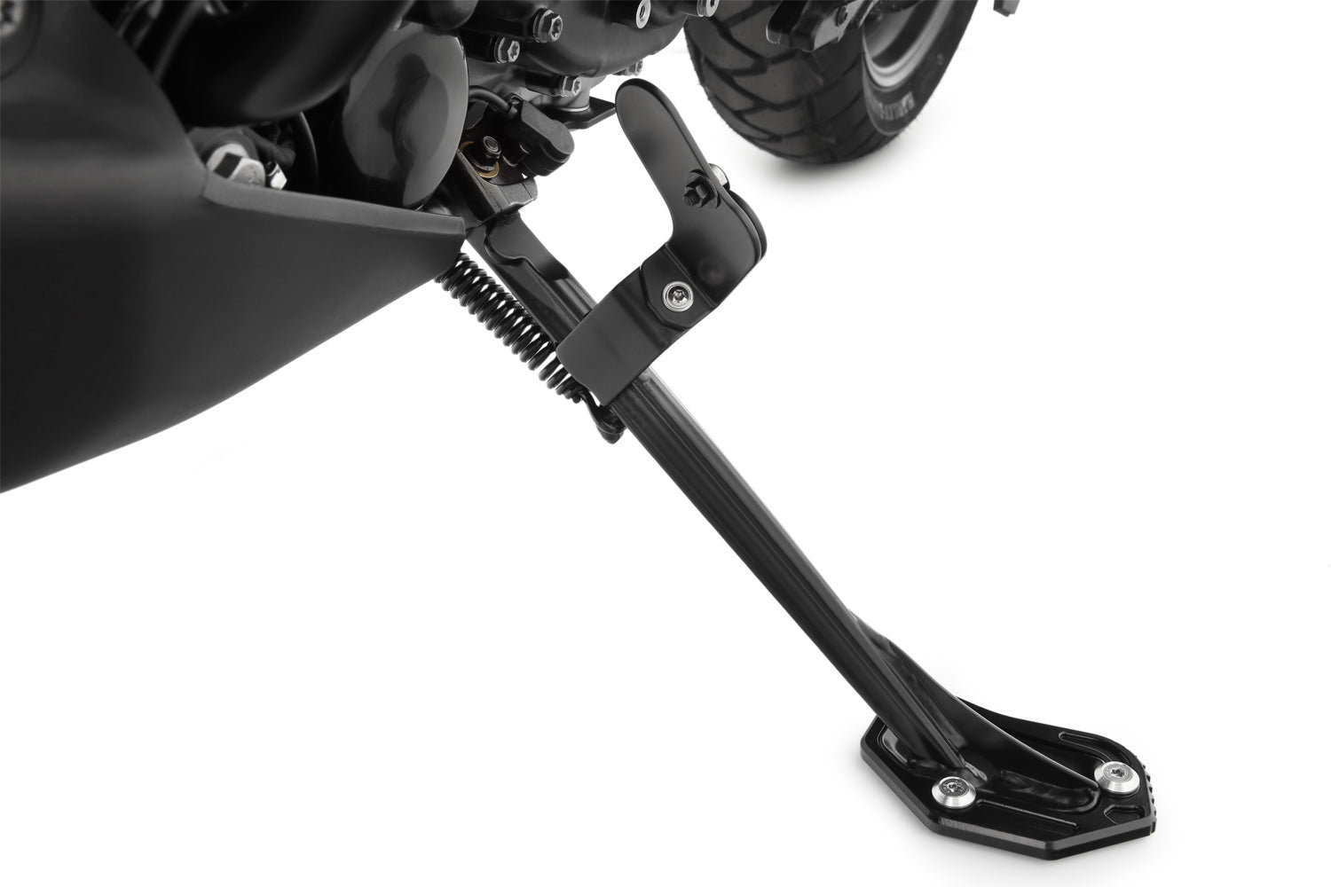  A precisely milled enlarger that can be quickly screwed onto the side stand