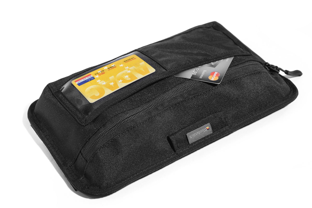 Now the side and top case lids can also be used for convenient and practical storage.
