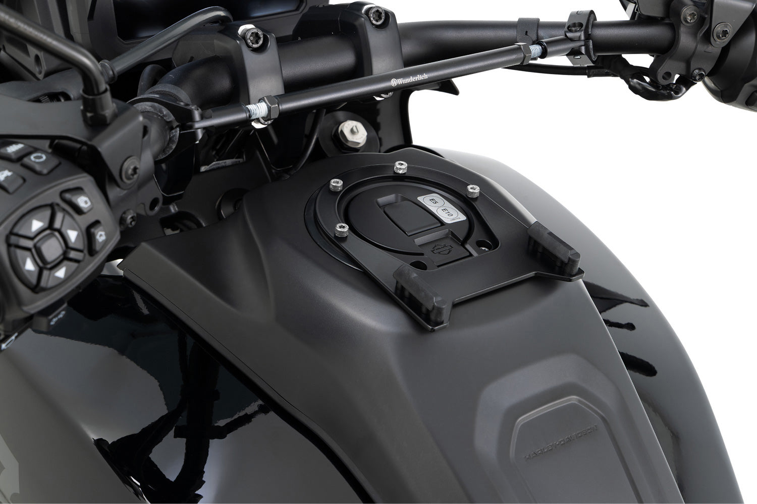 Tank ring bracket for secure attachment of CLICK BAGs with a single click
