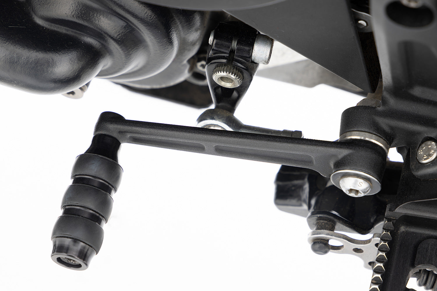 Ergonomic, comfortable and reliable gear shifting – with our 15 mm wider gear-shift extension 